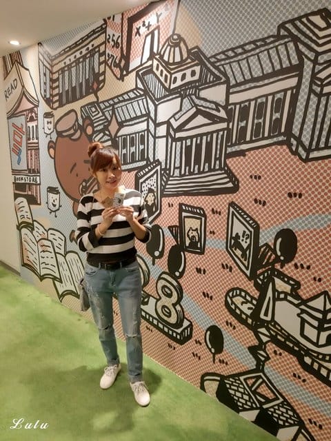 台北住宿推薦。享住旅店-台北火車站。住宿送免費飲料卷。交通便利，機能性佳。頂樓到附設艾澤拉斯浪人吧台北店（小酒吧），小酌放鬆後再回房間休息。麵包自動販賣機