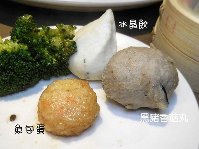 三重麻辣鍋推薦。麻妃頂極麻辣鴛鴦鍋。專屬免費停車場。雙人海陸套餐（彈牙小鮮肉）只要NT$880