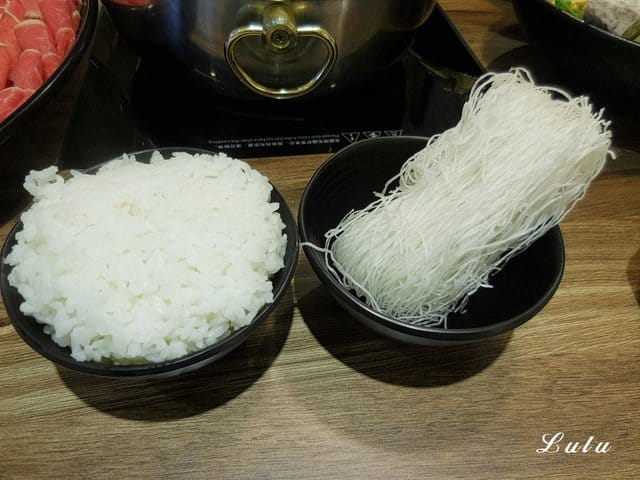 雙人大胃王套餐（50oz）只要NT$1699，挑戰成功現折NT$500。瀧厚鍋物景平店。中和火鍋推薦。打卡加價NT$99吃世界頂級和牛