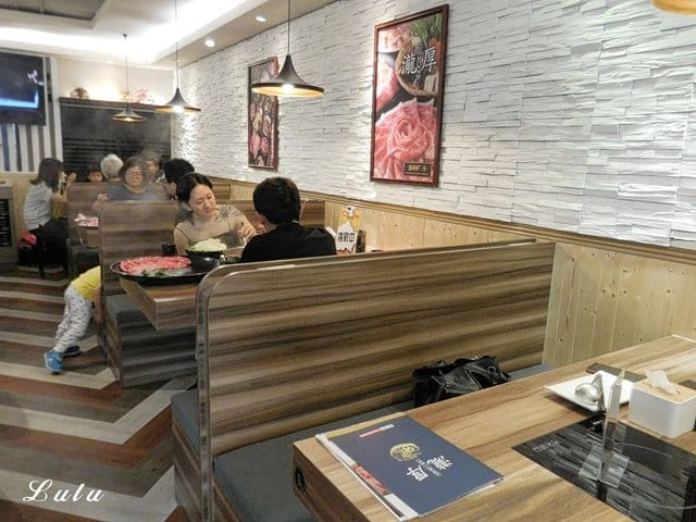 雙人大胃王套餐（50oz）只要NT$1699，挑戰成功現折NT$500。瀧厚鍋物景平店。中和火鍋推薦。打卡加價NT$99吃世界頂級和牛