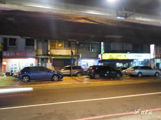 三重麻辣鍋推薦。麻妃頂極麻辣鴛鴦鍋。專屬免費停車場。雙人海陸套餐（彈牙小鮮肉）只要NT$880