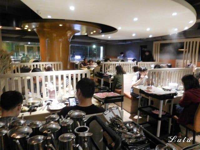 台灣火鍋第一品牌。肉多多火鍋景美店。沒吃過肉多多別說你吃過最好吃火鍋。生日節慶，朋友聚會最佳首選。貼心服務，媲美星級餐廳