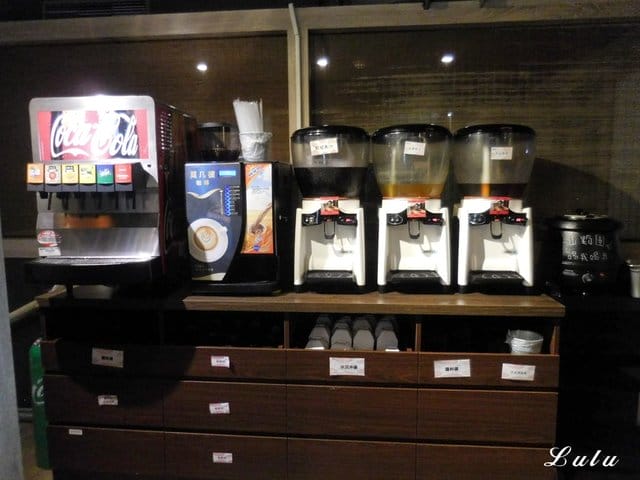 台灣火鍋第一品牌。肉多多火鍋景美店。沒吃過肉多多別說你吃過最好吃火鍋。生日節慶，朋友聚會最佳首選。貼心服務，媲美星級餐廳