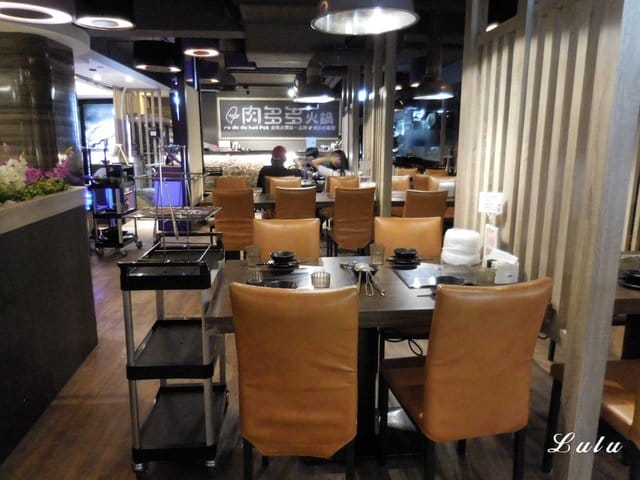 台灣火鍋第一品牌。肉多多火鍋景美店。沒吃過肉多多別說你吃過最好吃火鍋。生日節慶，朋友聚會最佳首選。貼心服務，媲美星級餐廳