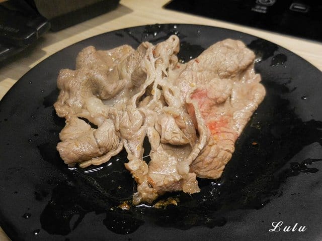 台灣火鍋第一品牌。肉多多火鍋景美店。沒吃過肉多多別說你吃過最好吃火鍋。生日節慶，朋友聚會最佳首選。貼心服務，媲美星級餐廳