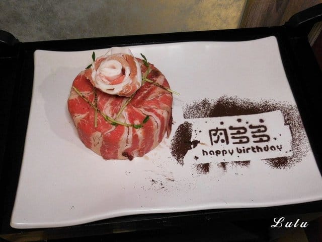 台灣火鍋第一品牌。肉多多火鍋景美店。沒吃過肉多多別說你吃過最好吃火鍋。生日節慶，朋友聚會最佳首選。貼心服務，媲美星級餐廳
