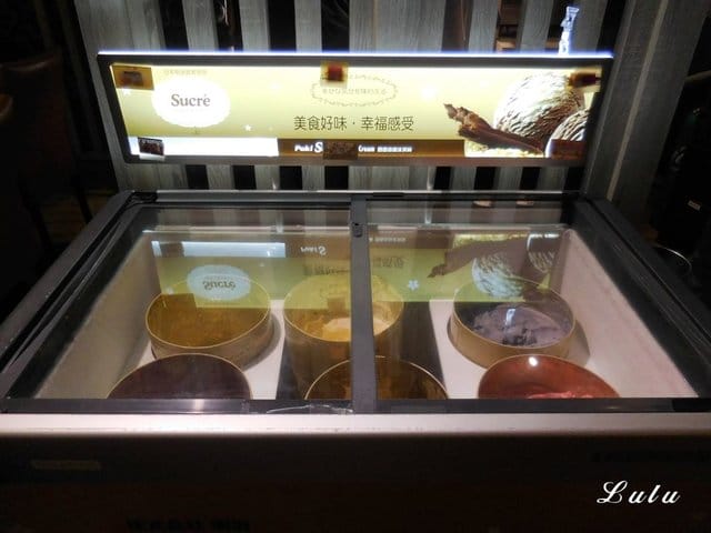 台灣火鍋第一品牌。肉多多火鍋景美店。沒吃過肉多多別說你吃過最好吃火鍋。生日節慶，朋友聚會最佳首選。貼心服務，媲美星級餐廳
