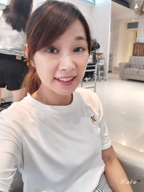板橋美髮推薦。分享髮藝NO.2 Share Hair Salon。細心耐心的設計師Woody，讓我分段的髮色，恢復一致。呈現亮麗髮感，而且回家好整理