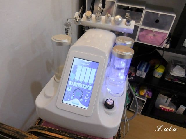 台北萬華區做臉。斯薇緹皮膚管理。MTS微針導入保養課程。肌膚飽水，一次見效，從94%的肌膚含水量見證。讓肌膚吃大餐。貴婦笑笑金箔美顏肌/喚膚回溯嬰兒嫩白肌。肌膚緊緻有彈性的秘密保養術
