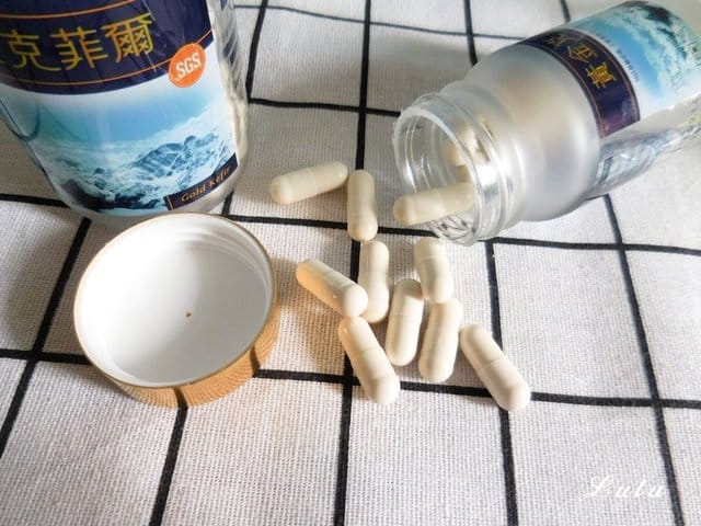 黃金克菲爾。克菲爾乳酸菌粉。隨時隨地補充好菌，維持腸道機能。膠囊劑型，方便吞食，隨身攜帶