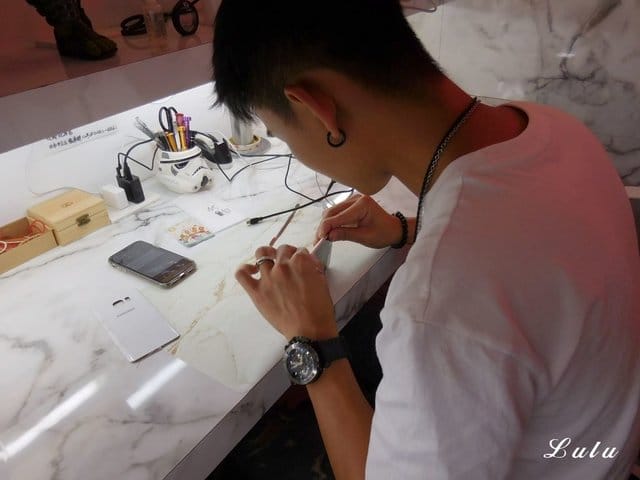 台北手機維修推薦。REALFIX 手機維修。只要1小時，快速取件，不用擔心沒有備用機可以使用