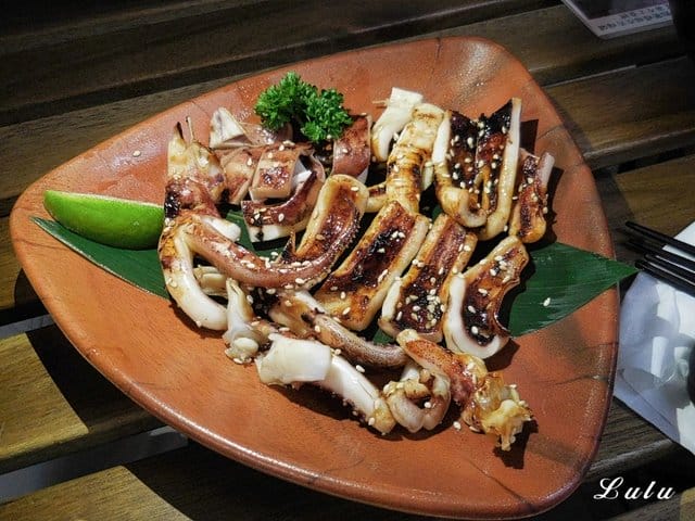 新竹平價美食推薦。山口刺身ま丼飯專賣店#東門市場美食#新竹美食#日本料理。食材新鮮嚴選，用心研發的平價日式料理丼飯