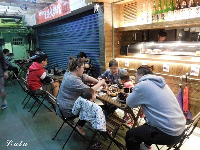 新竹平價美食推薦。山口刺身ま丼飯專賣店#東門市場美食#新竹美食#日本料理。食材新鮮嚴選，用心研發的平價日式料理丼飯