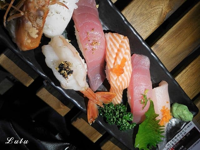 新竹平價美食推薦。山口刺身ま丼飯專賣店#東門市場美食#新竹美食#日本料理。食材新鮮嚴選，用心研發的平價日式料理丼飯