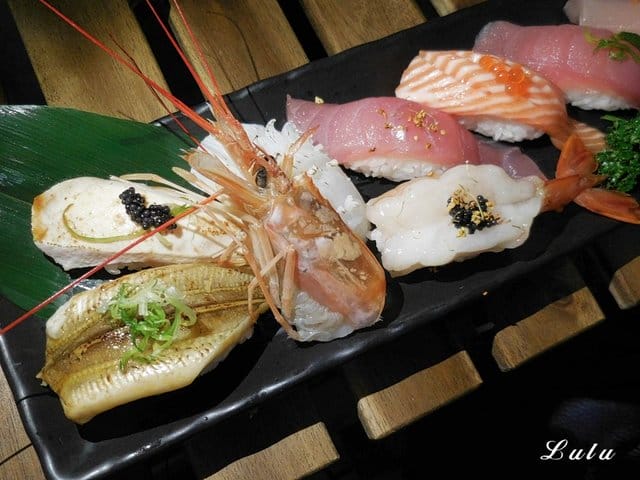 新竹平價美食推薦。山口刺身ま丼飯專賣店#東門市場美食#新竹美食#日本料理。食材新鮮嚴選，用心研發的平價日式料理丼飯