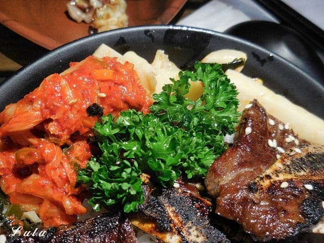 新竹平價美食推薦。山口刺身ま丼飯專賣店#東門市場美食#新竹美食#日本料理。食材新鮮嚴選，用心研發的平價日式料理丼飯