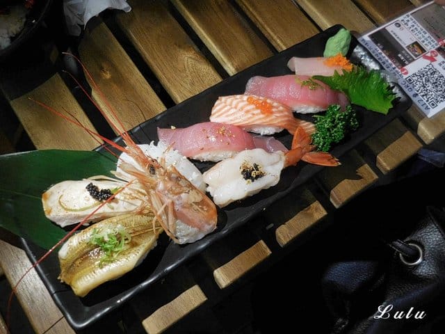 新竹平價美食推薦。山口刺身ま丼飯專賣店#東門市場美食#新竹美食#日本料理。食材新鮮嚴選，用心研發的平價日式料理丼飯