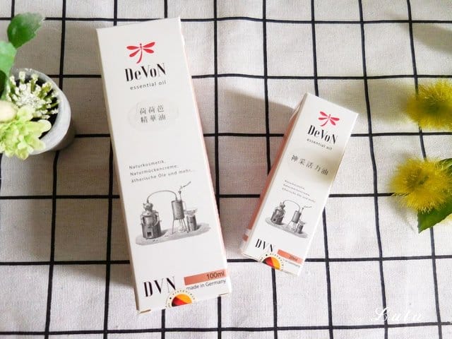 如何調和精油與基底油，做居家精油保養。DeVoN 德氛 100%天然精油（神采油）20ml＆荷荷芭精華油100ml。用天然的精油香氛，寵愛全身肌膚