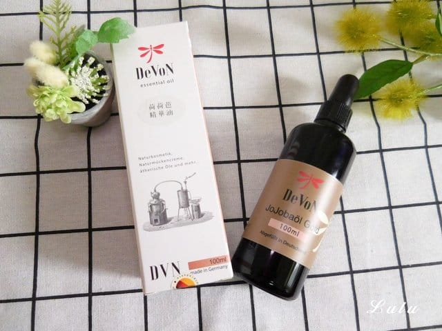 如何調和精油與基底油，做居家精油保養。DeVoN 德氛 100%天然精油（神采油）20ml＆荷荷芭精華油100ml。用天然的精油香氛，寵愛全身肌膚