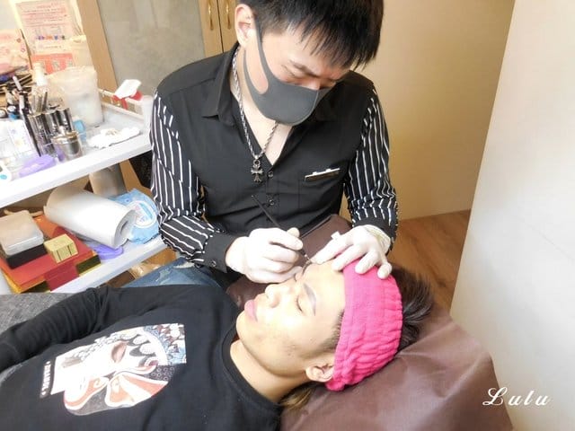 台北中山【CHI NI AI美學】韓式半永久定妝。睡醒立馬擁有自然眉型。仿真絲霧眉。韓式霧眉／紋眼線／ 水潤紋唇／ 紋髮際線推薦。林森北路。捷運松江南京站