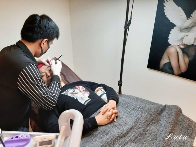 台北中山【CHI NI AI美學】韓式半永久定妝。睡醒立馬擁有自然眉型。仿真絲霧眉。韓式霧眉／紋眼線／ 水潤紋唇／ 紋髮際線推薦。林森北路。捷運松江南京站