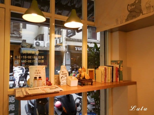 真芳碳烤吐司·紅茶牛奶 台北信義店。台北必吃十大早午餐。食材新鮮嚴選，美味自然呈現