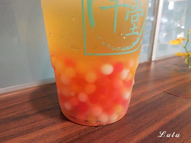 桃園楊梅手搖飲推薦。半堂。夏天到了，就該來點不一樣的創意手搖飲品。飲料界的夢幻逸品