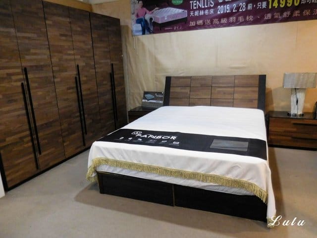 台中家具賣場推薦。丹比家具生活館。佔地1800坪的展示空間，只要你想得到的居家家具，通通可以找得到。客製化的服務，符合居家空間