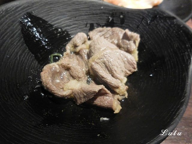 台灣火鍋第一品牌。肉多多火鍋桃園ATT站前店。沒吃過肉多多別說你吃過最好吃火鍋。貼心撥蝦服務，讓你吃蝦省去雙手味道的困擾