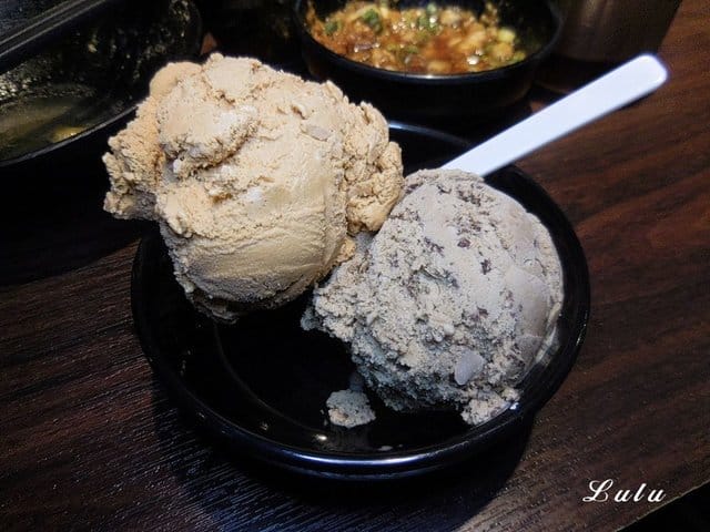 台灣火鍋第一品牌。肉多多火鍋桃園ATT站前店。沒吃過肉多多別說你吃過最好吃火鍋。貼心撥蝦服務，讓你吃蝦省去雙手味道的困擾