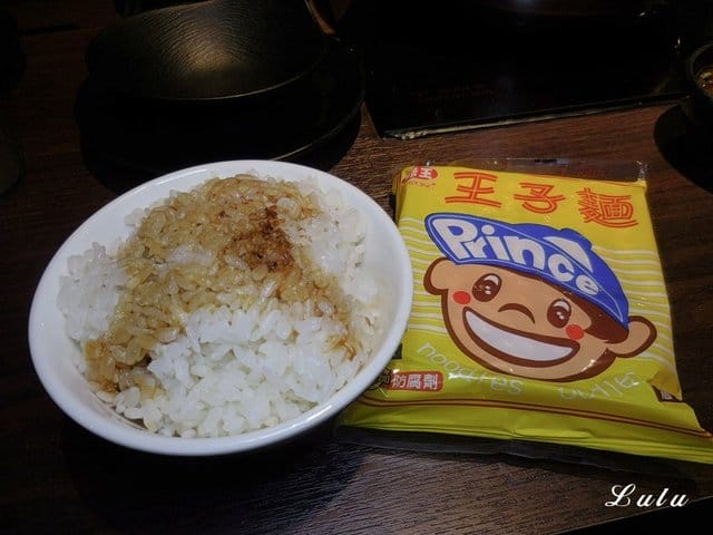 台灣火鍋第一品牌。肉多多火鍋桃園ATT站前店。沒吃過肉多多別說你吃過最好吃火鍋。貼心撥蝦服務，讓你吃蝦省去雙手味道的困擾