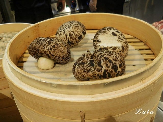 新竹Buffet推薦。晶豐百匯自助式吃到飽餐廳。超霸氣海鮮船。吃飽又吃巧。結合日、中、台式料理，精選菜色，生猛海鮮、現切生魚片吃到飽