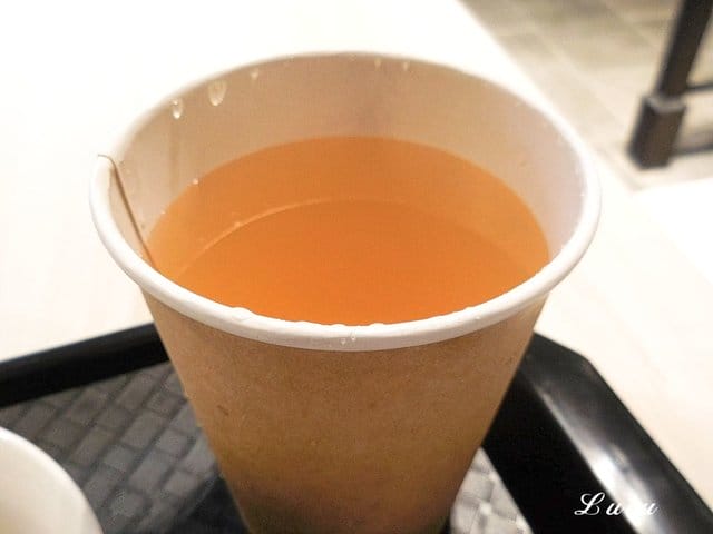 正宗新加坡肉骨茶代名詞。黃亞細肉骨茶台灣三號店 插旗新竹巨城。以大量獨門精選的白胡椒粒、大蒜與精選豬肉，歷時熬煮而成底蘊厚實且滋補的黃金湯品