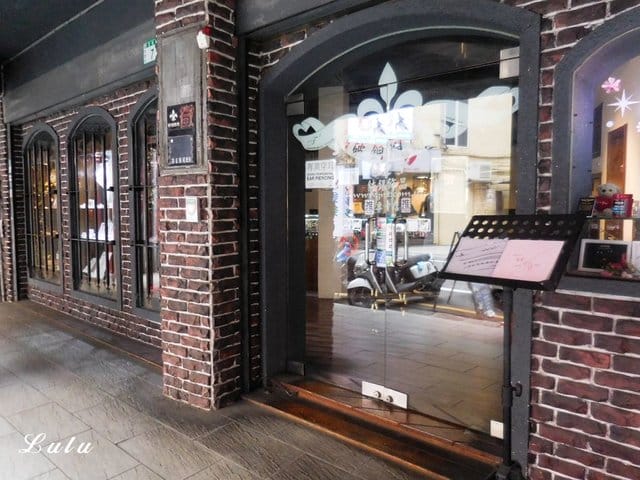 2019七夕中國情人節禮物怎麼挑。破銅爛鐵 桃園旗艦店。消費滿NT$3000抽「5000元易飛網即享卷」機票行程任你選，帶著情人一起旅行去吧。情人對戒/情人對鍊/情人手鍊/情人節飾品