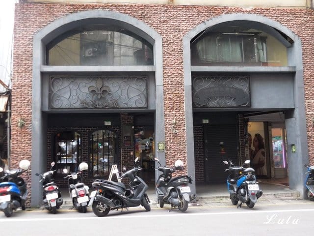 2019七夕中國情人節禮物怎麼挑。破銅爛鐵 桃園旗艦店。消費滿NT$3000抽「5000元易飛網即享卷」機票行程任你選，帶著情人一起旅行去吧。情人對戒/情人對鍊/情人手鍊/情人節飾品