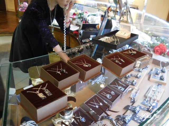 2019七夕中國情人節禮物怎麼挑。破銅爛鐵 桃園旗艦店。消費滿NT$3000抽「5000元易飛網即享卷」機票行程任你選，帶著情人一起旅行去吧。情人對戒/情人對鍊/情人手鍊/情人節飾品