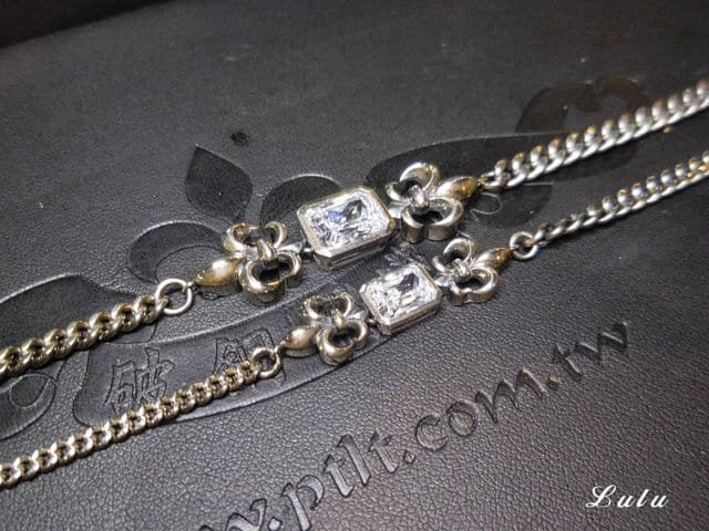 2019七夕中國情人節禮物怎麼挑。破銅爛鐵 桃園旗艦店。消費滿NT$3000抽「5000元易飛網即享卷」機票行程任你選，帶著情人一起旅行去吧。情人對戒/情人對鍊/情人手鍊/情人節飾品
