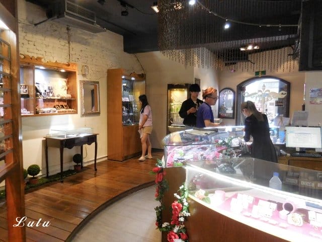 2019七夕中國情人節禮物怎麼挑。破銅爛鐵 桃園旗艦店。消費滿NT$3000抽「5000元易飛網即享卷」機票行程任你選，帶著情人一起旅行去吧。情人對戒/情人對鍊/情人手鍊/情人節飾品