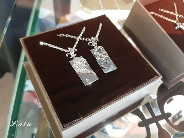 2019七夕中國情人節禮物怎麼挑。破銅爛鐵 桃園旗艦店。消費滿NT$3000抽「5000元易飛網即享卷」機票行程任你選，帶著情人一起旅行去吧。情人對戒/情人對鍊/情人手鍊/情人節飾品