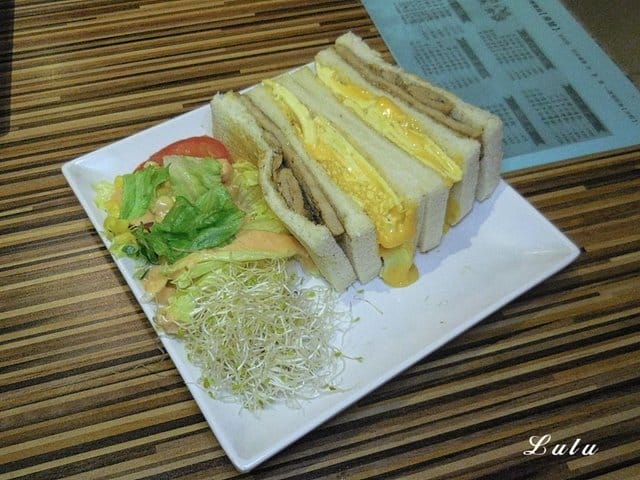 汐止好吃早餐推薦。汐止人氣早餐。魔法樂食早餐屋。讓人銷魂的惡魔吐司&撒旦吐司