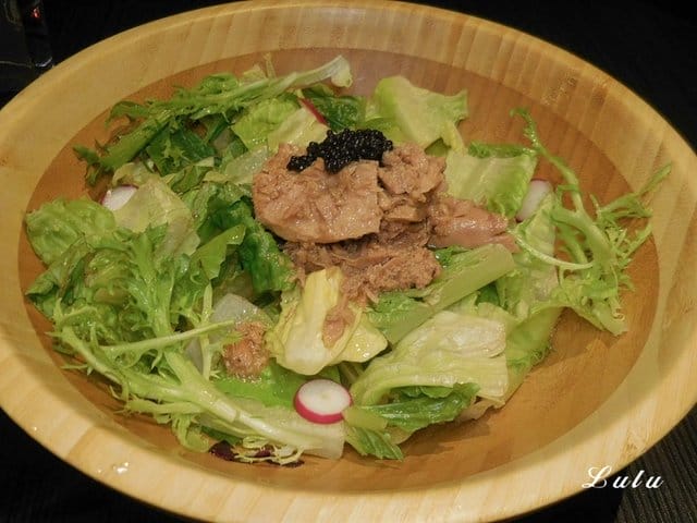 台北東區餐酒館推薦。#Elfin Restaurant & Loung。以精靈為主題的複合式餐酒館。首推多人主食套餐，三五好友聊天聚會的好地方