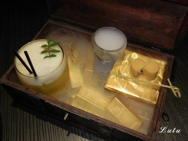 台北東區餐酒館推薦。#Elfin Restaurant & Loung。以精靈為主題的複合式餐酒館。首推多人主食套餐，三五好友聊天聚會的好地方
