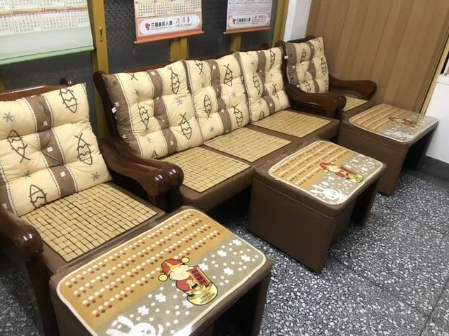 足巧合養生工作室。台北大橋頭足底按摩推薦。超過15年專業整復推拿師傅。足底按摩＋足湯（70分鐘），優惠價NT$699。#另有文末優惠