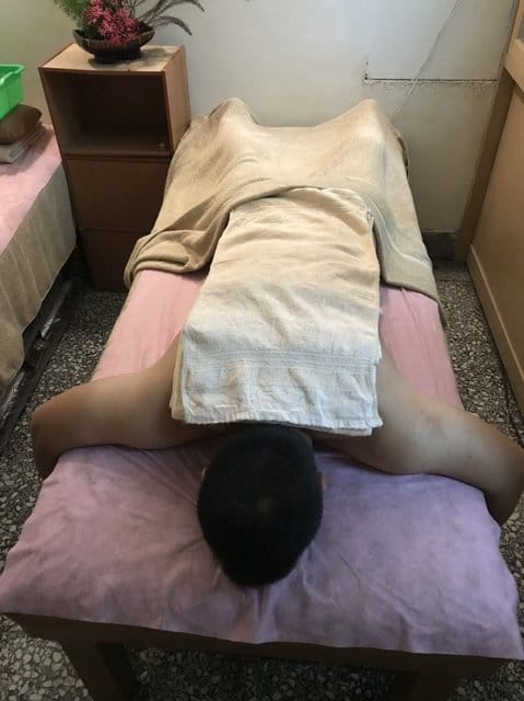 足巧合養生工作室。台北大橋頭足底按摩推薦。超過15年專業整復推拿師傅。足底按摩＋足湯（70分鐘），優惠價NT$699。#另有文末優惠