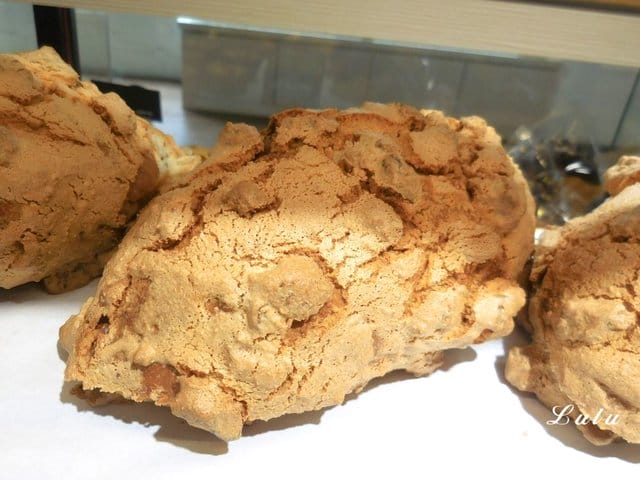 桃園伴手禮推薦。許燕斌手作烘培-桃園店。新款麵包加入台灣水果食材元素，比新款名牌包還迷人，讓人忍不住大失血
