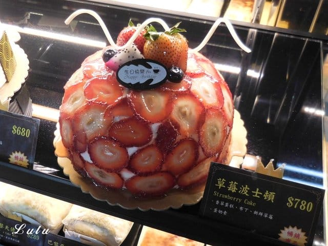 桃園伴手禮推薦。許燕斌手作烘培-桃園店。新款麵包加入台灣水果食材元素，比新款名牌包還迷人，讓人忍不住大失血