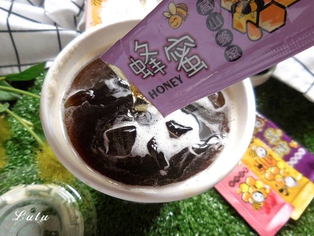 純正蜂蜜推薦。正純蜂蜜 娃娃桶水果醋果凍+蜜爵隨身包。輕巧蜂蜜隨身包方便好攜帶。水果醋果凍，夏季零食好選擇。大人小朋友都喜愛