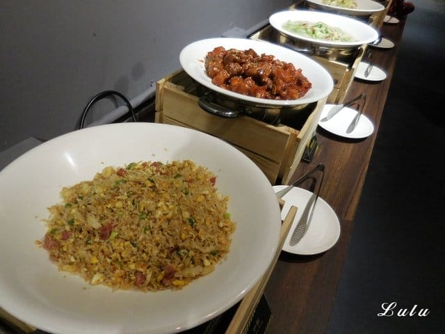 桃園吃到飽。港點大師桃園家樂福經國店。各式港點無限量供應吃到飽。麻辣小龍蝦/鮮蝦粉腸/腐皮蝦仁/奶皇流沙包/蠔汁鮮竹捲/蟹皇燒賣