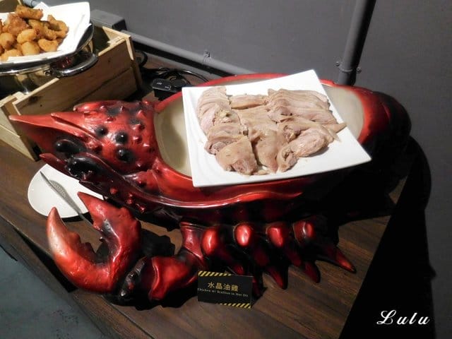 桃園吃到飽。港點大師桃園家樂福經國店。各式港點無限量供應吃到飽。麻辣小龍蝦/鮮蝦粉腸/腐皮蝦仁/奶皇流沙包/蠔汁鮮竹捲/蟹皇燒賣