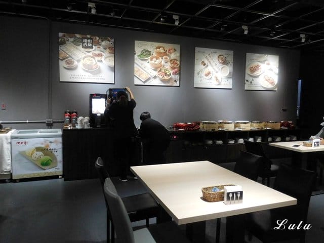 桃園吃到飽。港點大師桃園家樂福經國店。各式港點無限量供應吃到飽。麻辣小龍蝦/鮮蝦粉腸/腐皮蝦仁/奶皇流沙包/蠔汁鮮竹捲/蟹皇燒賣